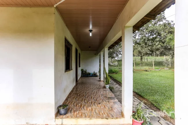 Imagem CASA NA LOCALIDADE FAZENDINHA - RIO NEGRO/PR - Terreno com 1.500m2 - Residência com 150,00m2 - PREÇO DE OPORTUNIDADE.