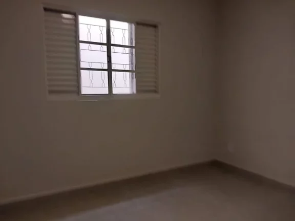 Imagem CASA TÈRREA À VENDA EM UM EXCELENTE BAIRRO