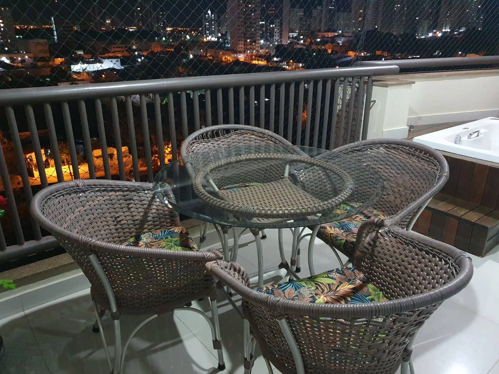 Imagem Apartamento 3 quartos sendo 1 suíte no Edifício Tucanã Bairro Quilombo