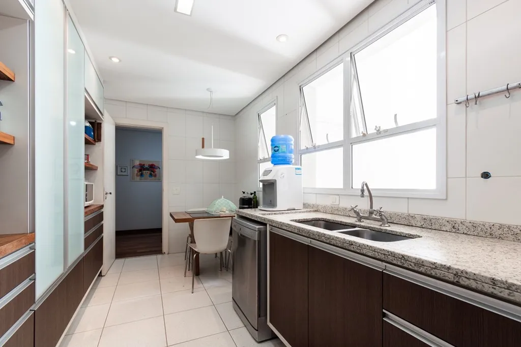 Imagem Apartamento à venda em São Paulo, Campo Belo, com 4 quartos, 216m2