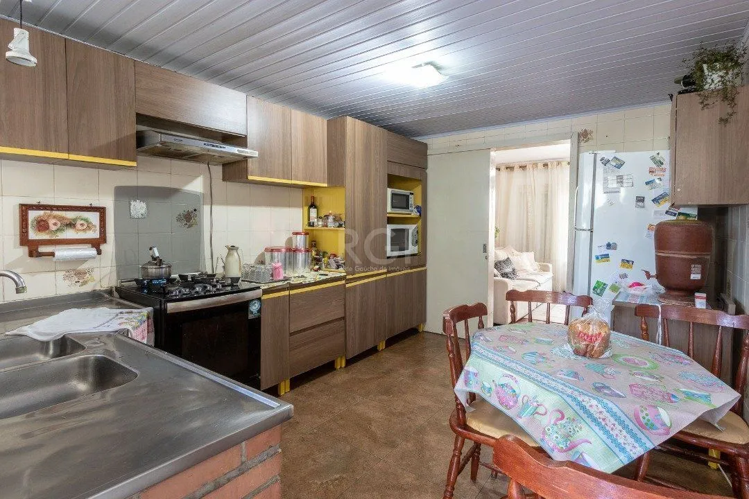 Imagem Casa para Venda - 280m², 3 dormitórios, sendo 1 suites, 2 vagas - Nonoai