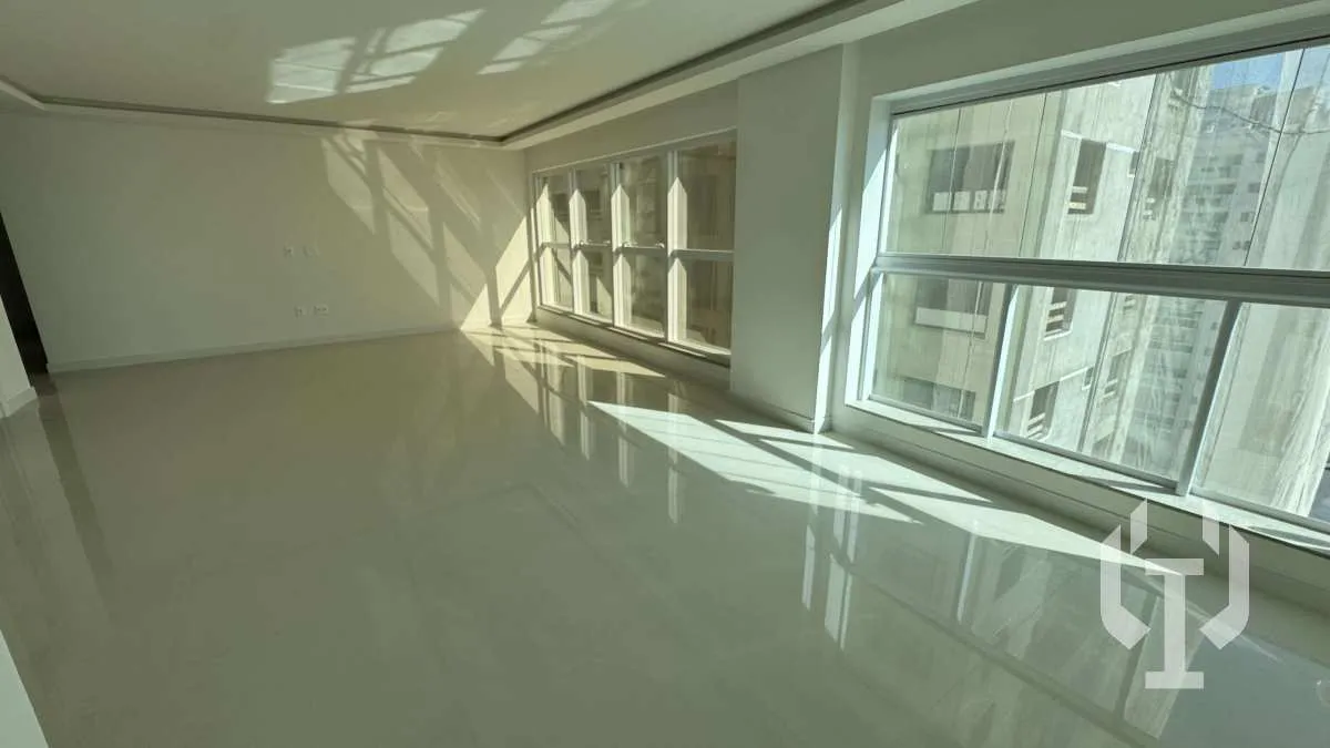 Imagem Apartamento à venda, no Grand Provence em Itapema, Meia Praia, com 4 quartos, 179,50m2