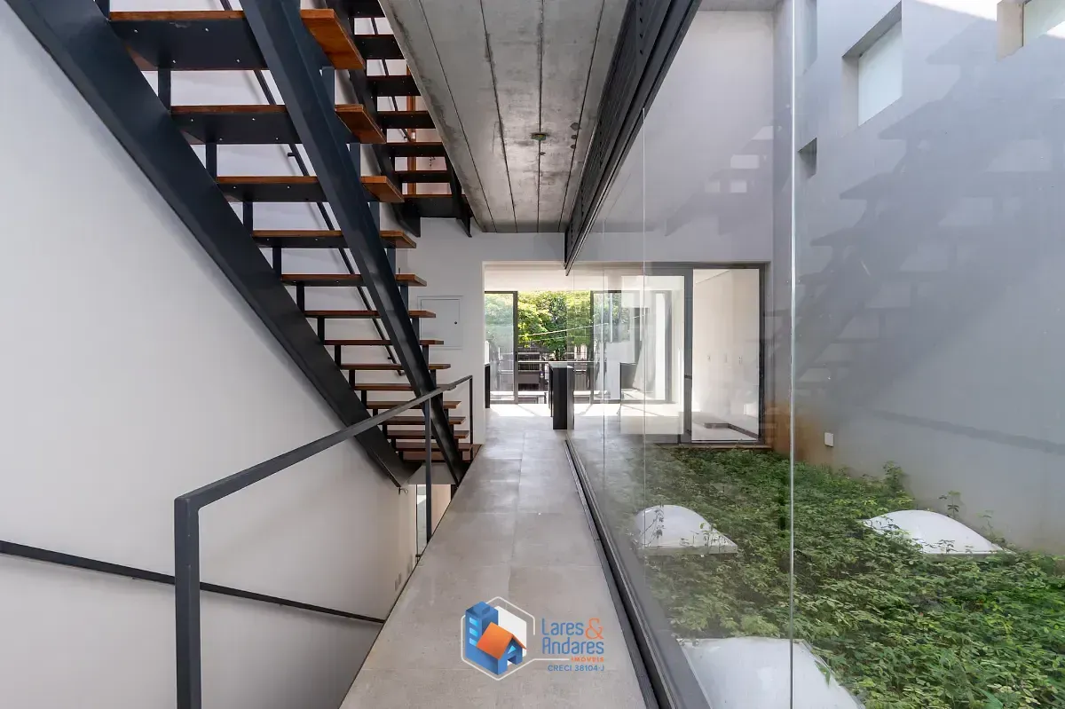 Imagem Casa para venda em Vila Madalena com 3 quartos, sendo 3 suítes, 278m²