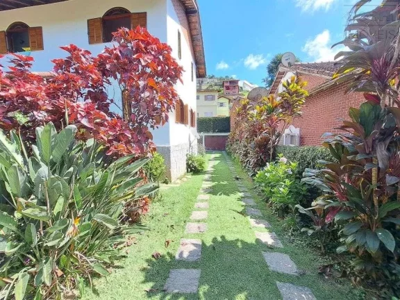 Imagem Casa para Venda em Teresópolis, Golfe, 4 dormitórios, 1 suíte, 3 banheiros, 2 vagas