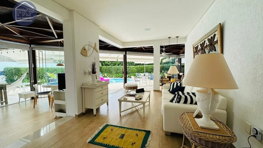 Imagem Casa Alto Padrão 4 dormitórios!