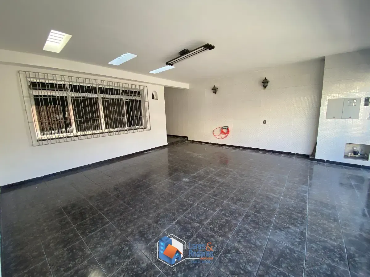 Imagem Sobrado para venda em Vila Babilônia com 4 quartos, sendo 1 suíte, 135m²