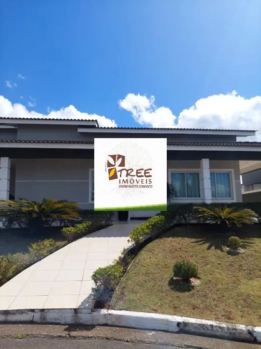 VENDA DE CASA TÉRREA NO CONDOMÍNIO MONTEREY VILLE, EM MOGI DAS CRUZES, 700m² com 4 quartos, 2 suítes, piscina, churrasqueira e 4 vagas. CONSULTE-NOS.