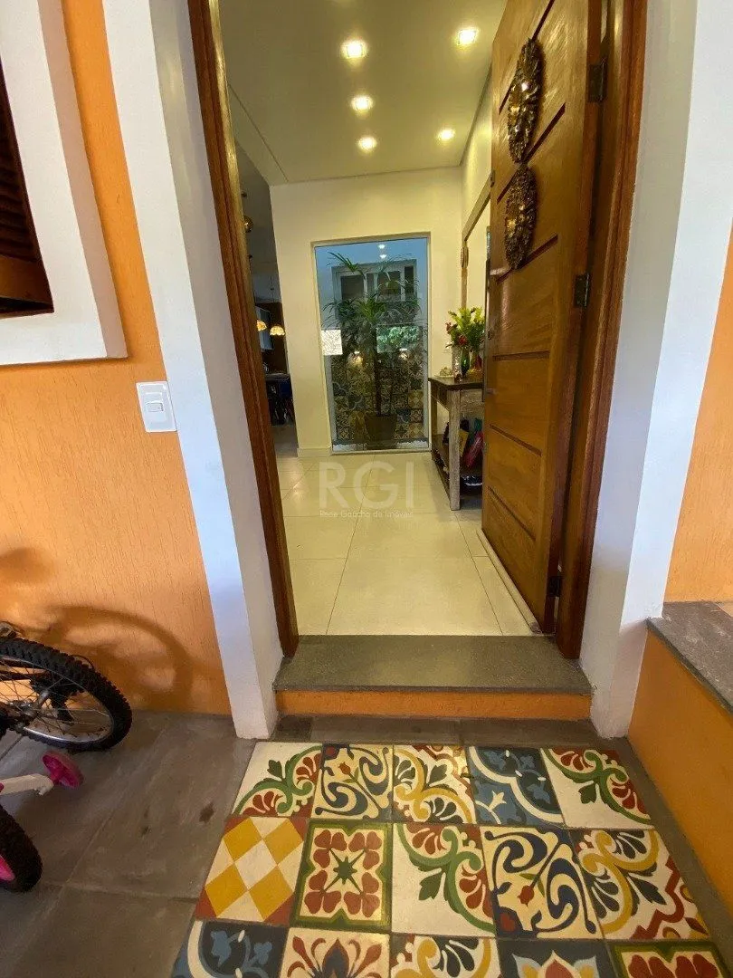 Imagem Casa Condominio para Venda - 220.89m², 3 dormitórios, sendo 1 suites, 2 vagas - Tristeza