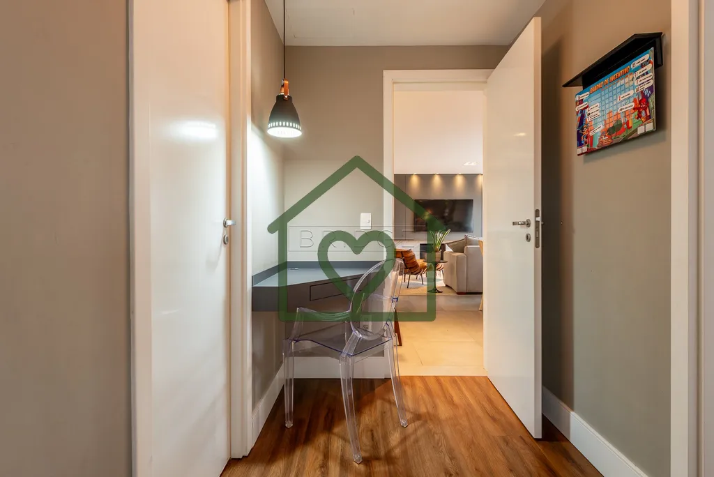 Imagem Bridge Imóveis vende com exclusividade BELISSIMO APARTAMENTO NO CLÁSSICO PETRÓPOLIS. 
Semimobilia...