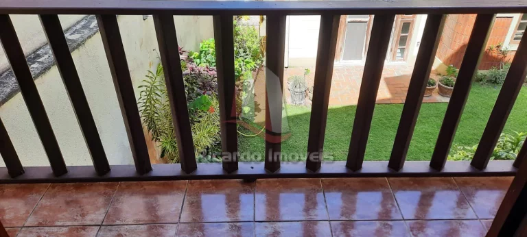Imagem Casa Triplex Mobiliada Peró c/ 100 m²