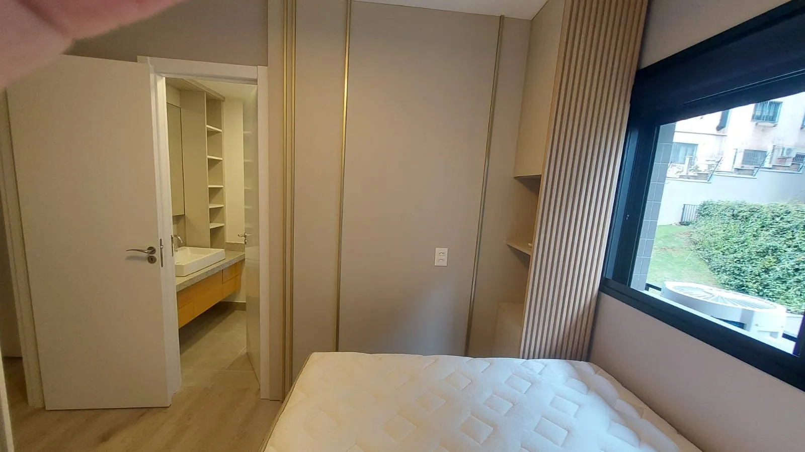 Imagem APARTAMENTO 3 DOMIRTÓRIOS - 3 SUITES - 2 VAGAS - MENINO DEUS - PORTO ALEGRE - RS