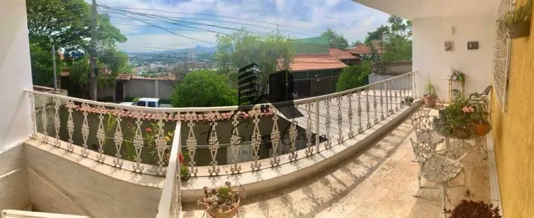 Imagem Casa de quatro quartos no bairro Santa Maria