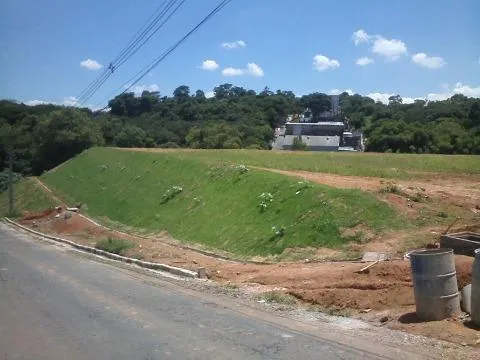 Imagem VENDA E LOCAÇÃO DE ÁREA COMERCIAL EM ARUJÁ/SP, EXCELENTE OPORTUNIDADE COM LOCALIZAÇÃO ESTRATÉGICA DE 20.000m² e 250m de frente! CONSULTE-NOS.