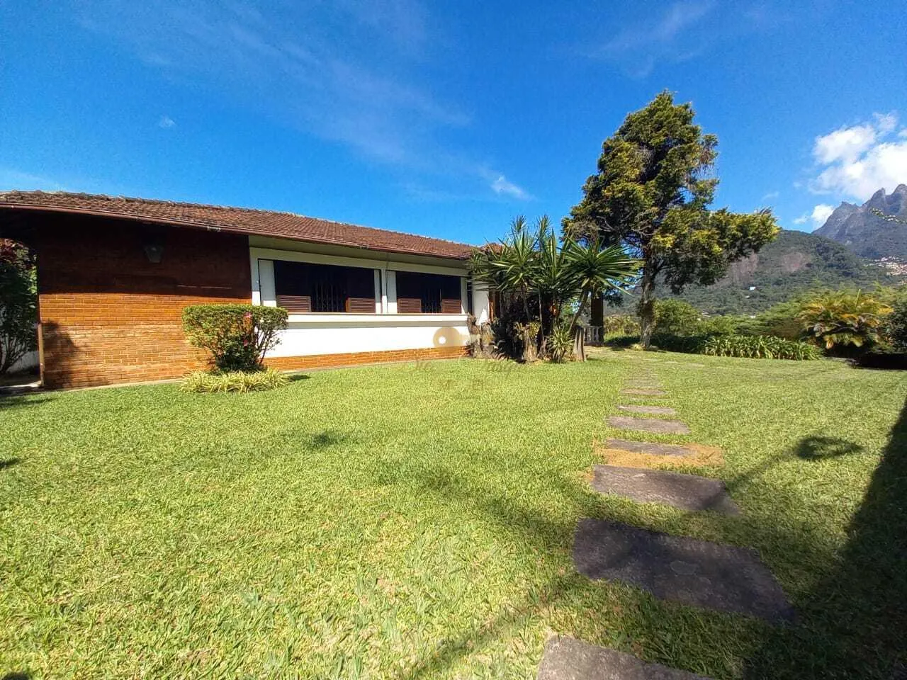 Imagem Casa para Venda em Teresópolis / RJ no bairro Santa Cecília