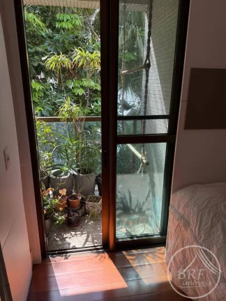 Imagem Viva de Frente Mar em Coqueiros, Conforto e Privacidade (3 dorm.2 suítes)