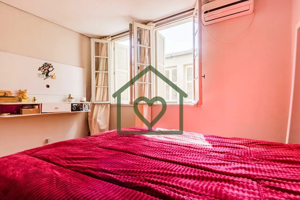 Imagem APARTAMENTO DE 63m² COM 2 DORMITÓRIOS, 1 BANHEIRO, SALA, COZINHA E LAVANDERIA.
EDIFÍCIO NA RUA PI...
