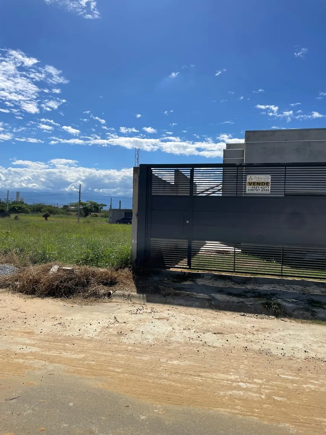 Imagem Casa à venda 2 Quartos, 1 Suite, 2 Vagas, 175M², Veredas, Pindamonhangaba - SP