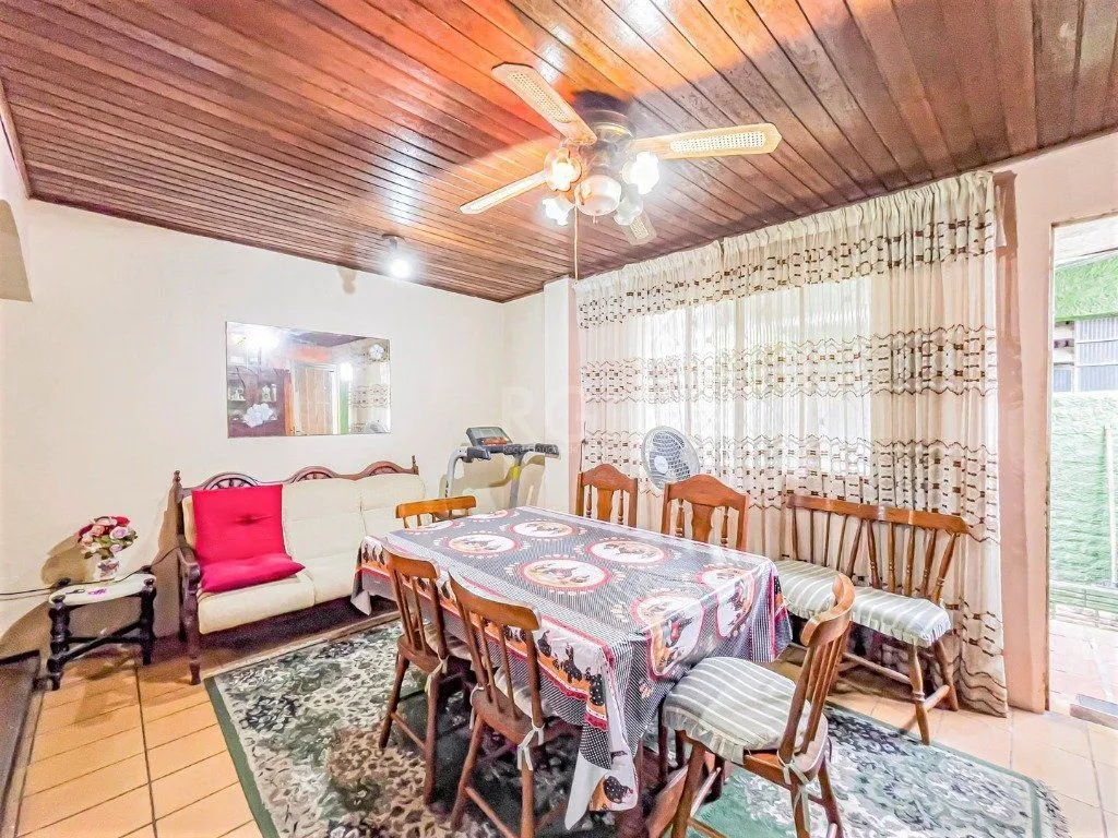 Imagem Casa para Venda - 212m², 3 dormitórios, 3 vagas - Azenha