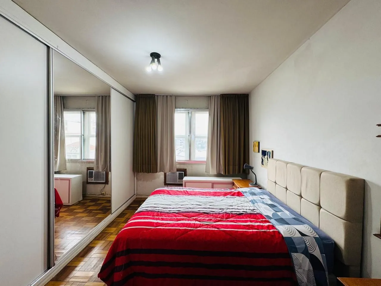 Imagem Apartamento Semimobiliado com 3 Dormitórios, 1 Suíte e Elevador
