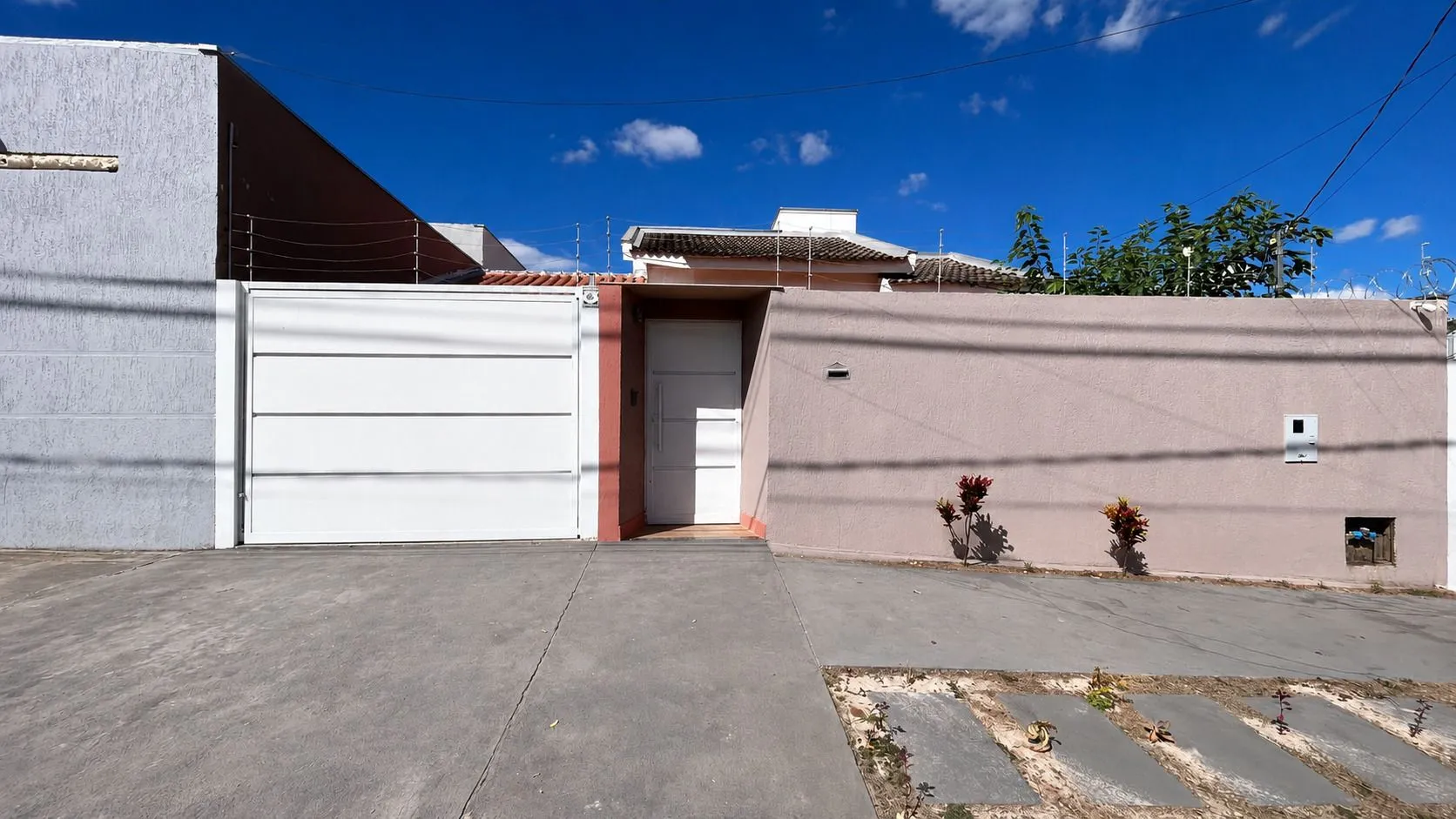 Foto do imóvel Casa com 3 dormitórios à venda, 150 m² por R$ 410.000,00 - Nossa Senhora de Fátima - Patos de Minas/MG