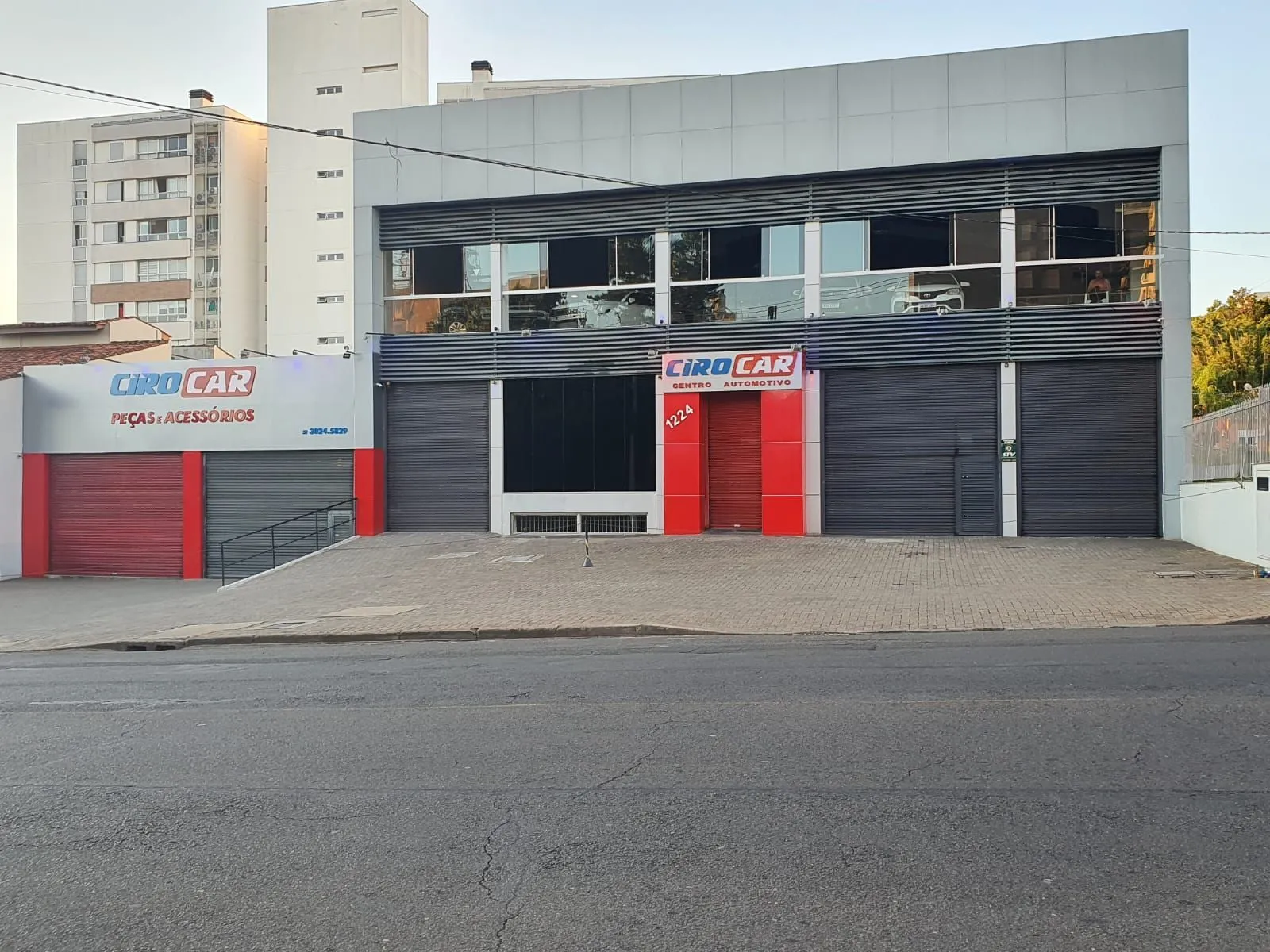 Imagem **Oportunidade Única! Ponto Comercial Ocupado à Venda na Tristeza, Porto Alegre, RS**