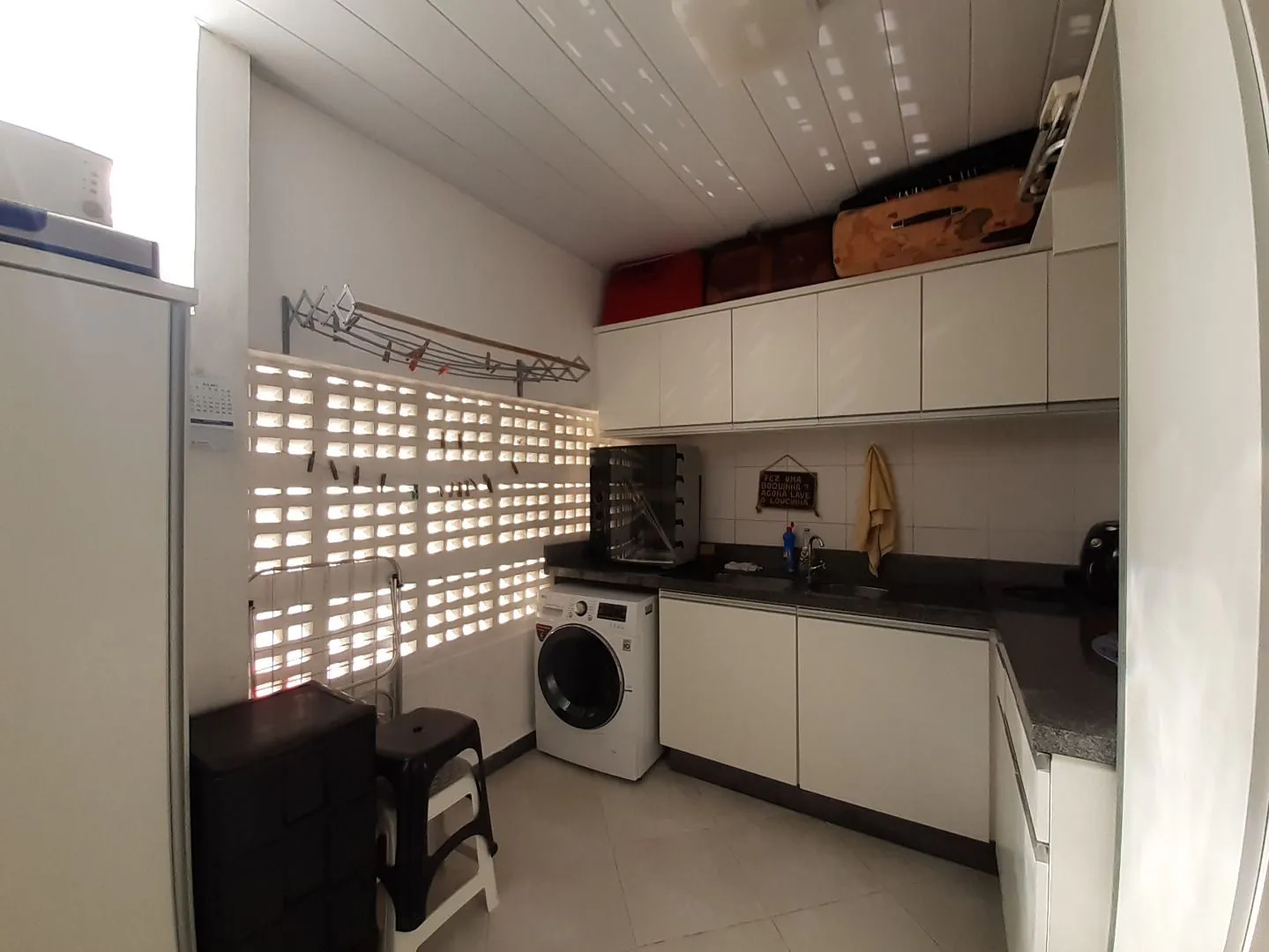Imagem Casa à venda com 3 quartos 1 suíte, 180m² em Estreito Florianópolis