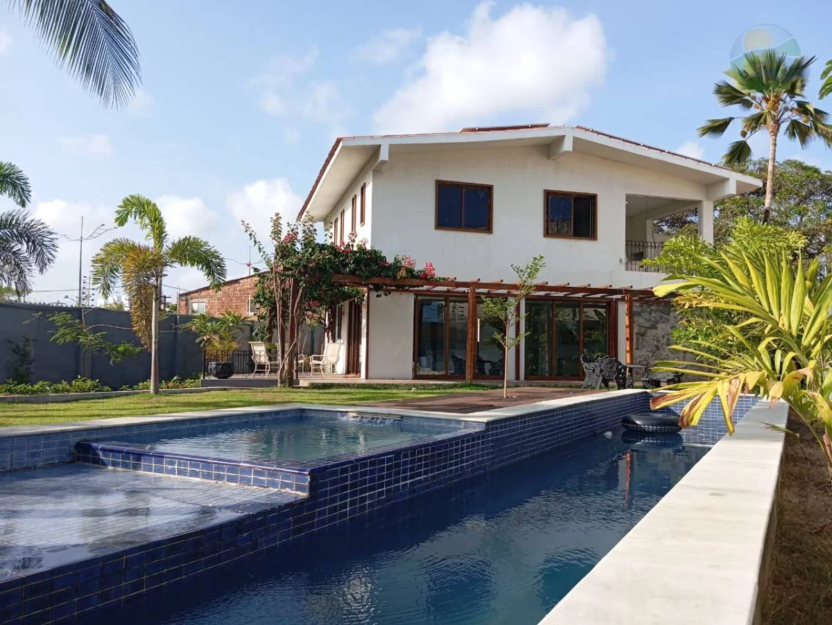 Imagem Casa alto padrão, 04 quartos, piscina, para alugar em Piedade, Jaboatão dos Guararapes - PE.