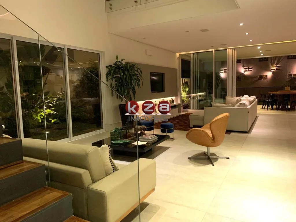 Imagem Casa em Condomínio de Alto Padrão à Venda em Valinhos-SP, Bairro Nações: 3 Quartos, 3 Suítes, 3 Salas, 4 Vagas, 317m².