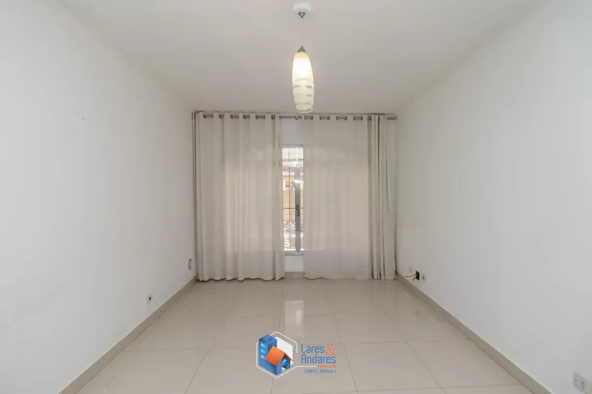 Imagem Sobrado para venda em Jardim Umuarama com 3 quartos, sendo 1 suíte, 180m²