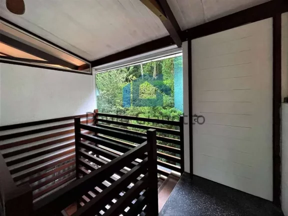 Imagem Casa à venda em condomínio autoral na Granja Viana