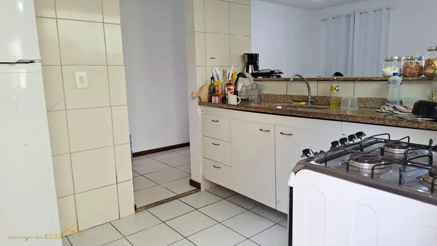 Imagem Casa em Condomínio para Venda em Cabo Frio / RJ no bairro Palmeiras