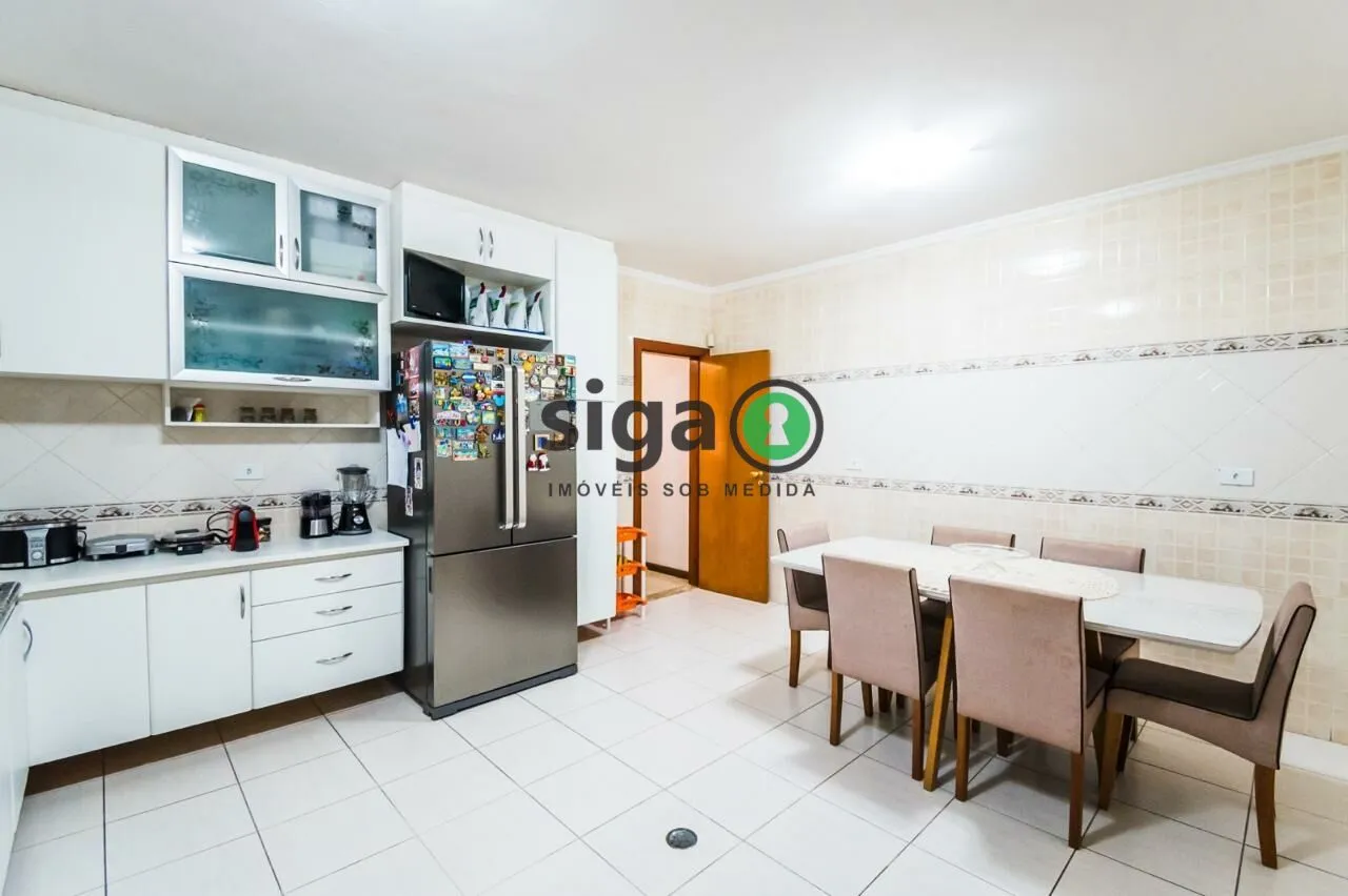 Imagem CASA DE ALTO PADRÃO COM 4 SUÍTES PARA VENDA PRÓXIMA AO METRÔ