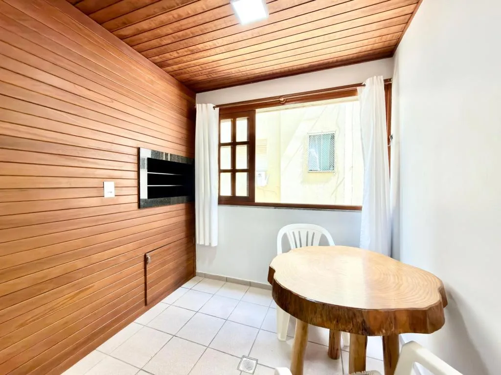 Imagem Apartamento 2Dórmitórios dependência - Bairro Zona Nova
