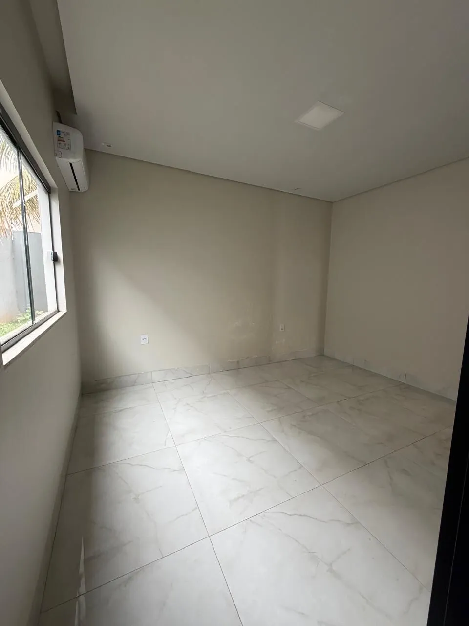 Imagem Casa 2 Quartos sendo 1 Suíte Bairro Morada Do Ouro 2