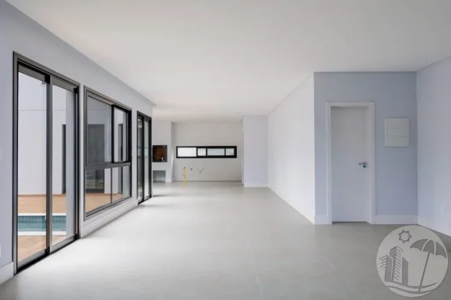 Imagem Linda casa no CALEDÔNIA em Camboriú com 1 Suíte Master + 3