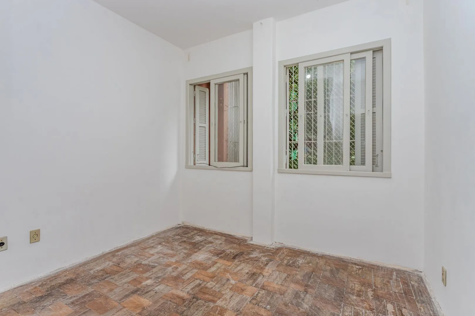 Imagem Apartamento no Menino Deus de 1 dormitório DESOCUPADO
