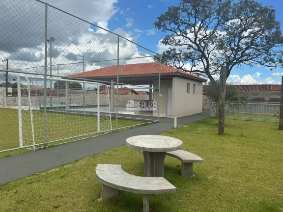 Imagem Ótimo apartamento à venda no Condomínio Vila Vic Bilbao, no bairro Conjunto Chica Ferreira, em Uberaba