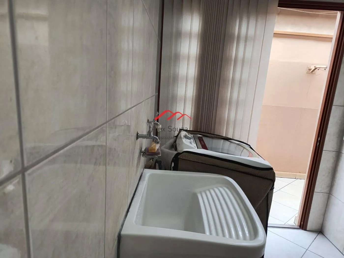 Imagem Casa para Venda em Sumaré, Jardim Macarenko, 3 dormitórios, 1 suíte, 2 banheiros, 2 vagas