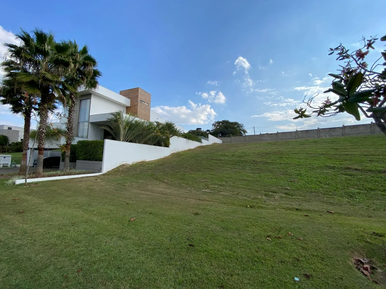 Imagem "Lindo Terreno de 788 m² no Condomínio Alphaville Nova Esplanada 2"