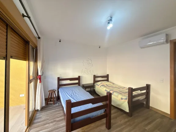 Imagem Sobrado Triplex de 155m² no Saco da Ribeira!!