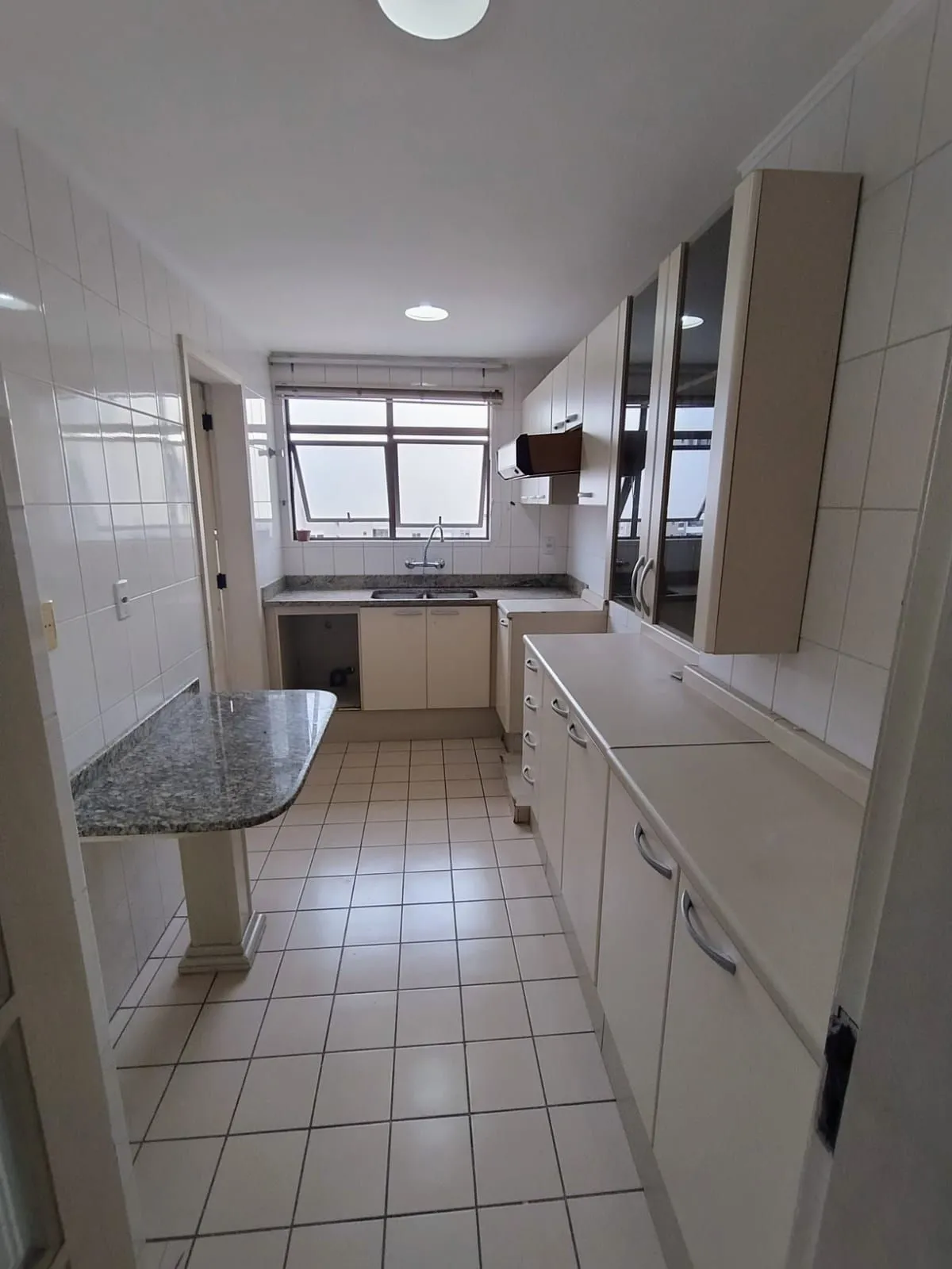 Imagem Apartamento 2 quartos, sacada com churrasqueira e garagem no bairro Cidade Baix