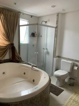 Imagem Cobertura duplex com 3 suítes sendo 1 master e 2 vagas - Meia Praia | Itapema/SC