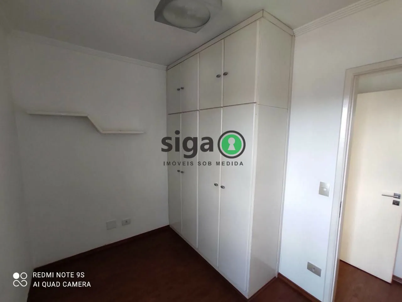Imagem Conforto e Funcionalidade em um Apartamento Completo