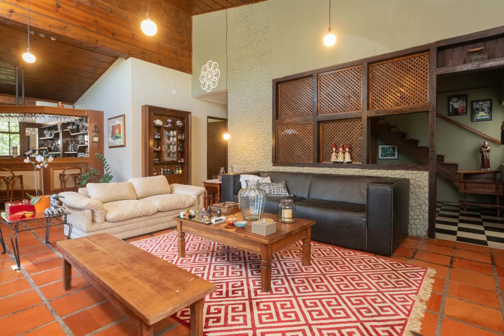 Imagem Casa em Condomínio com 5 quartos, 3 vagas e 350m²