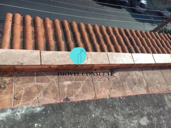 Imagem Oportunidade para Morar ou Investir! Sobrado Amplo com Renda de Locação.