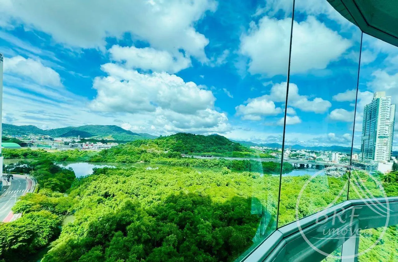 Imagem Raridade em Balneário Camboriú - Um por Andar, 50m da Praia, 3 Suítes!