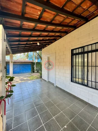 Imagem CASA CHARMOSA ;BOISSUCANGA,2 DORMITÓRIOS,SALA AMPLA,AVARANDADA,EDICULA COM QUARTO AMPLO E BANHEIRO, ARVORES FRUTIFERAS EM 581 MT2