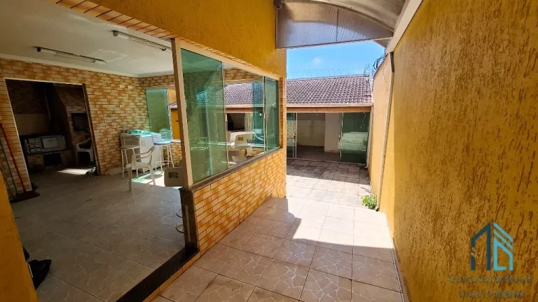 Imagem Sobrado 04 quartos c/suíte, edícula, ático no Novo Mundo em Curitiba PR