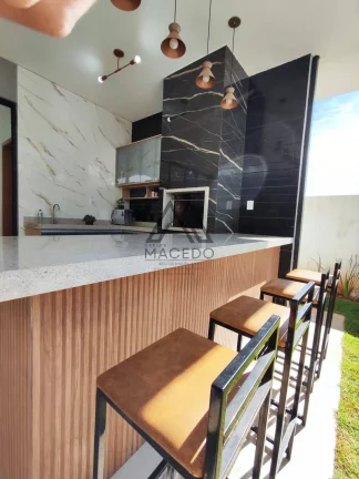 Imagem Magnífica casa com 3 suítes + escritório - Mobiliada