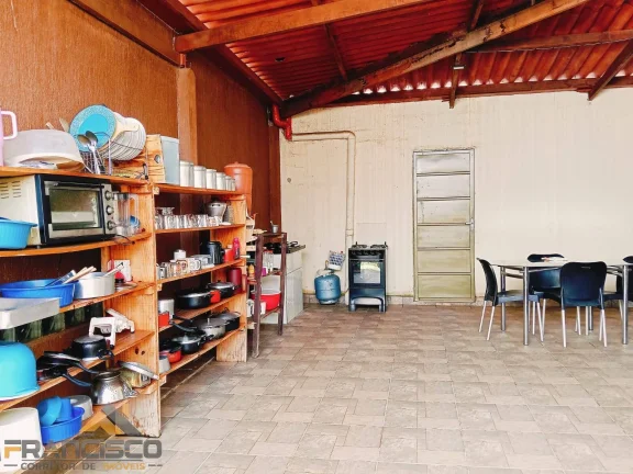 Imagem CASA AMPLA E BEM LOCALIZADA COM 4 DORMITÓRIOS